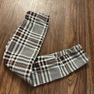 3/$15 😻 Old Navy Girls Size Small 6/7 Black White Red Leggings Plaid Pants